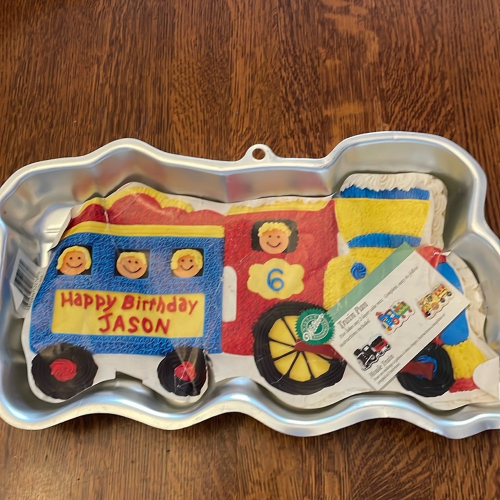 Wilton 2001 Train cake pan with directions